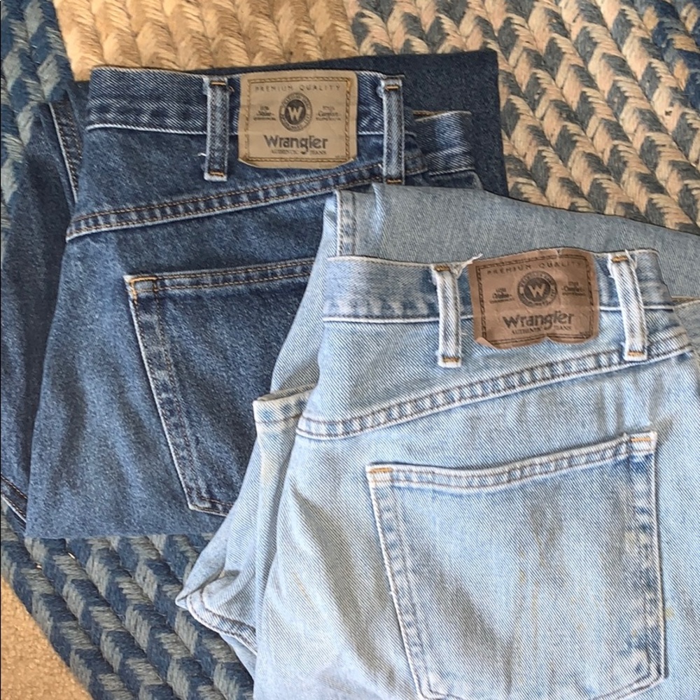 2 pair Of Wrangler regular fit 36x29 blue jeans